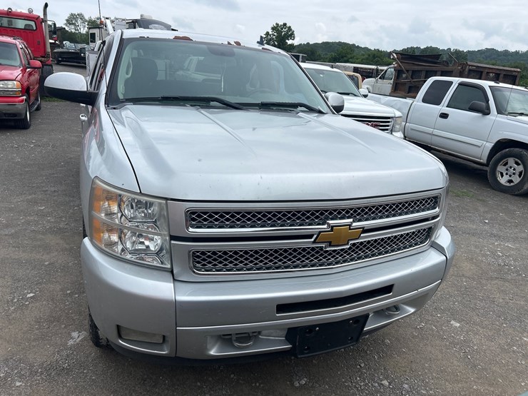 2013-chevrolet-silverado-1500-image-3