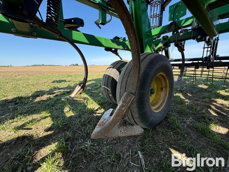 2014-john-deere-2210-image-19