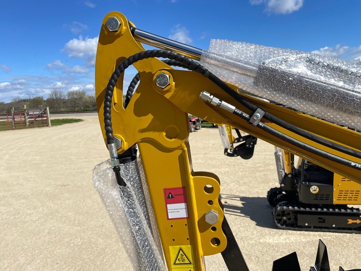 #1101-•-new-ats-rt15r-mini-excavator-image-24
