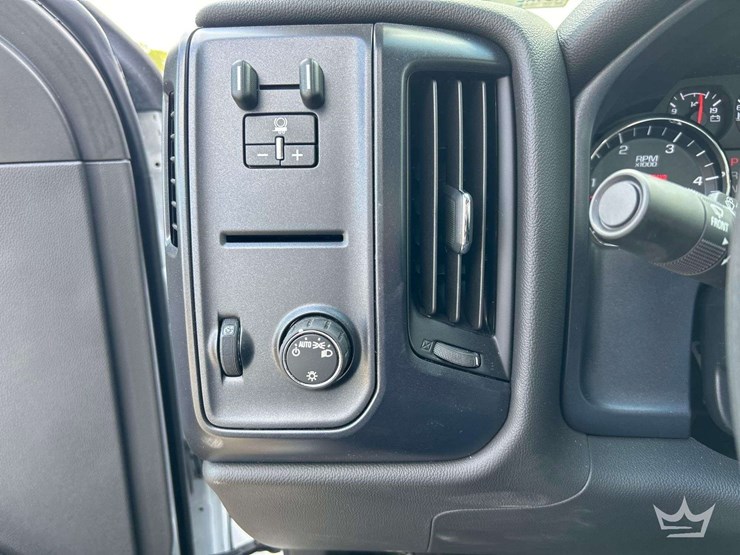 2024-chevrolet-silverado-5500hd-image-15