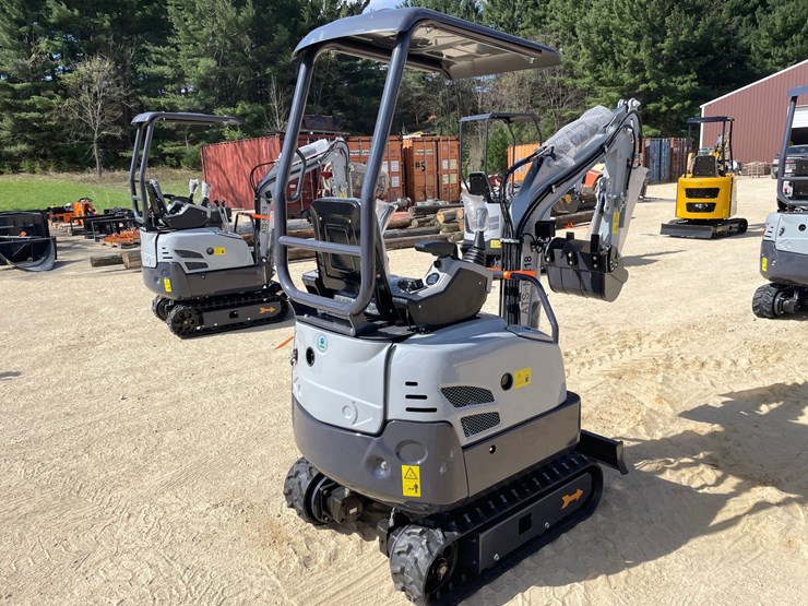 #1107-•-new-ats-me18-mini-excavator-image-3