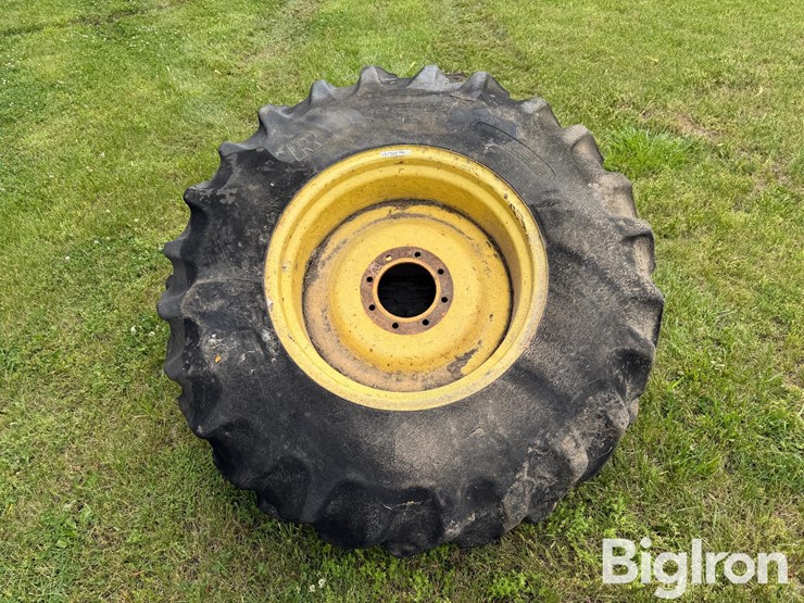 john-deere-8-image-2