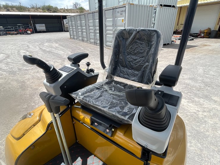 #2661-•-unused-cfg-mini-excavator-image-18
