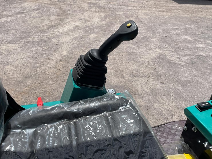 #2652-•-unused-cfg-mini-excavator-image-33