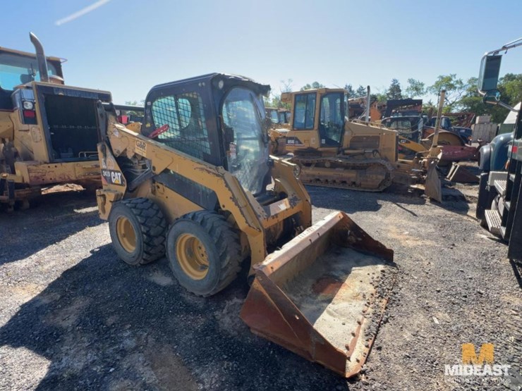2016-caterpillar-242d-image-2