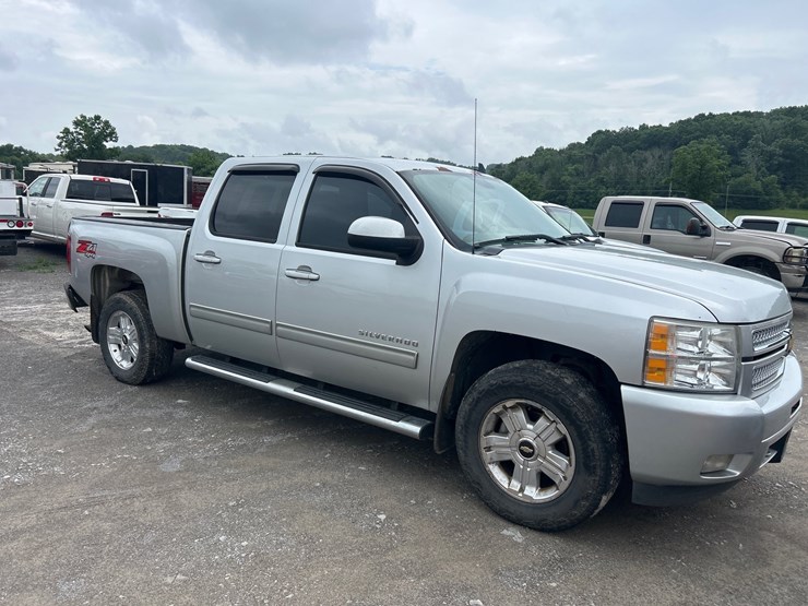 2013-chevrolet-silverado-1500-image-2