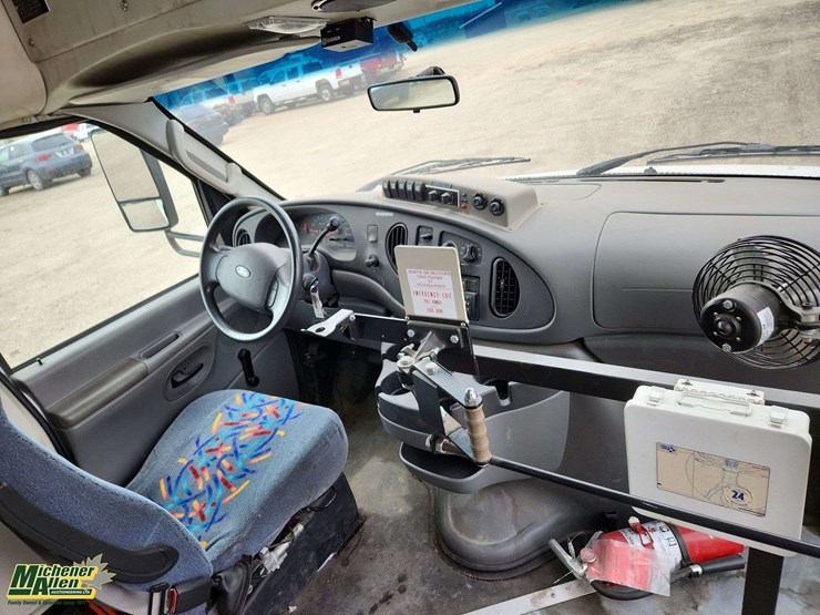 2007-ford-e350-image-15