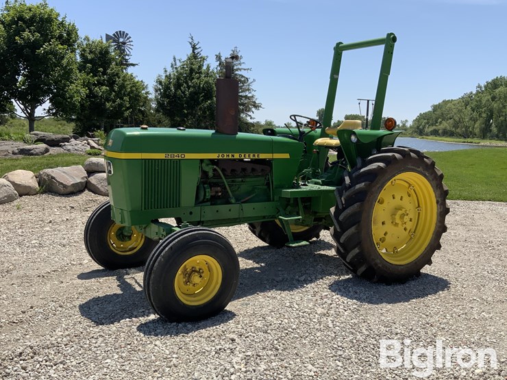 1979-john-deere-2840-image-1