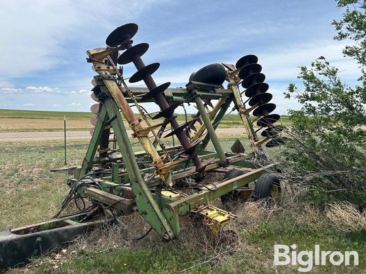 john-deere-230-image-1