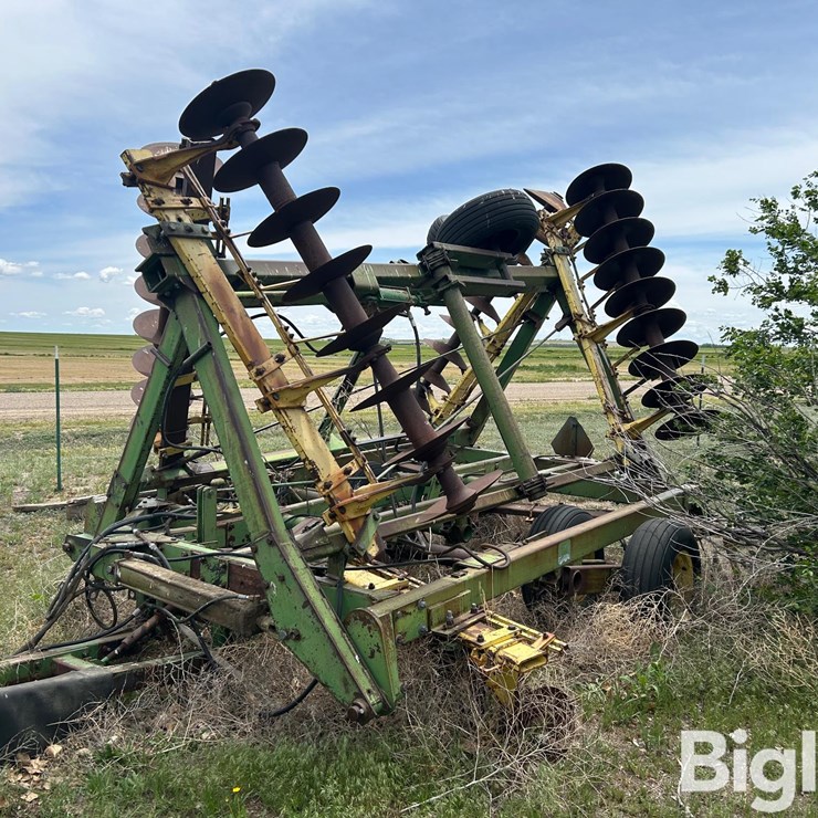 JOHN DEERE 230