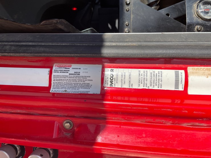 2019-kenworth-t880-image-38