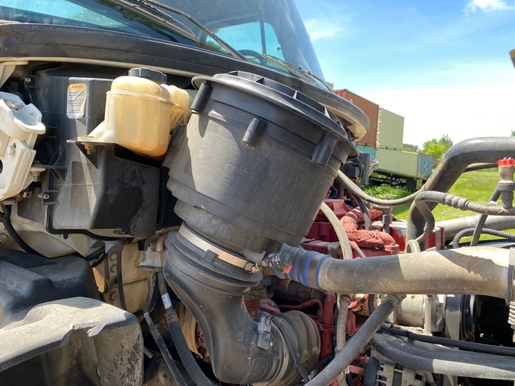 2013-freightliner-114sd-image-49