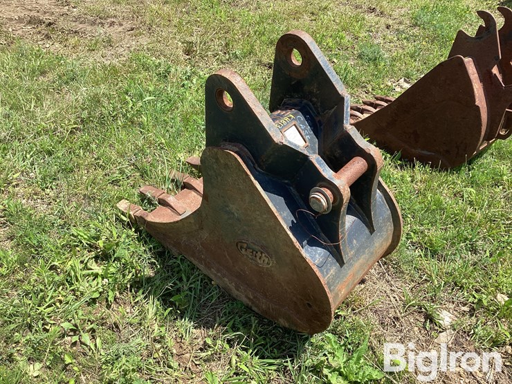 geith-580sn-18"-loader-backhoe-bucket-image-7