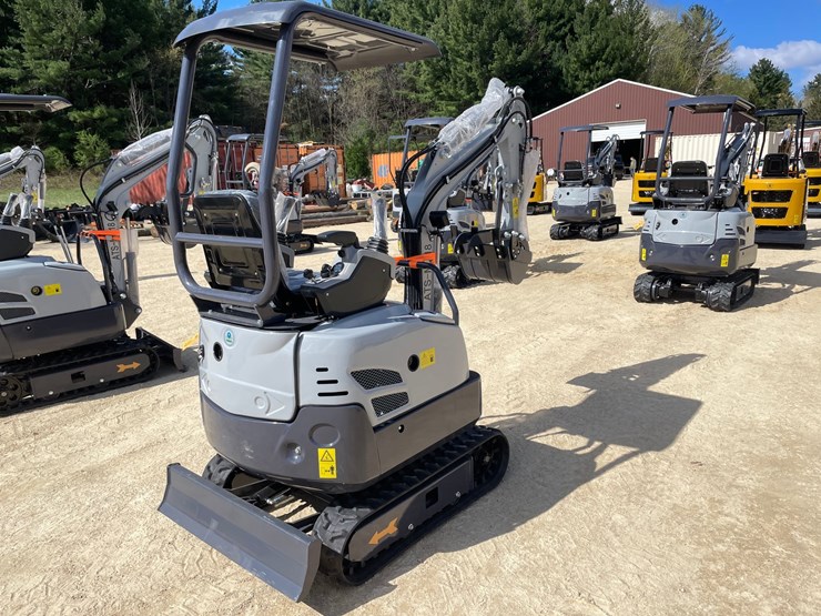 #1109-•-new-ats-me18-mini-excavator-image-3