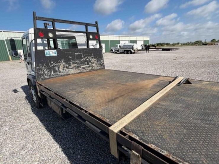 2009-gmc-t7500-image-8