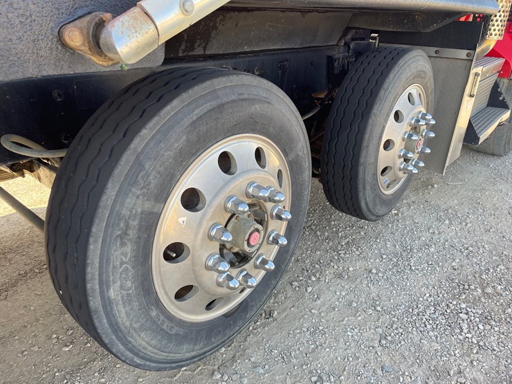 2019-kenworth-t880-image-17