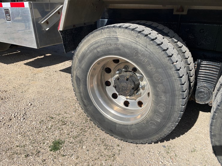 #6152-•-2002-mack-rd-model-fuel-tanker-truck-(has-title)-image-11