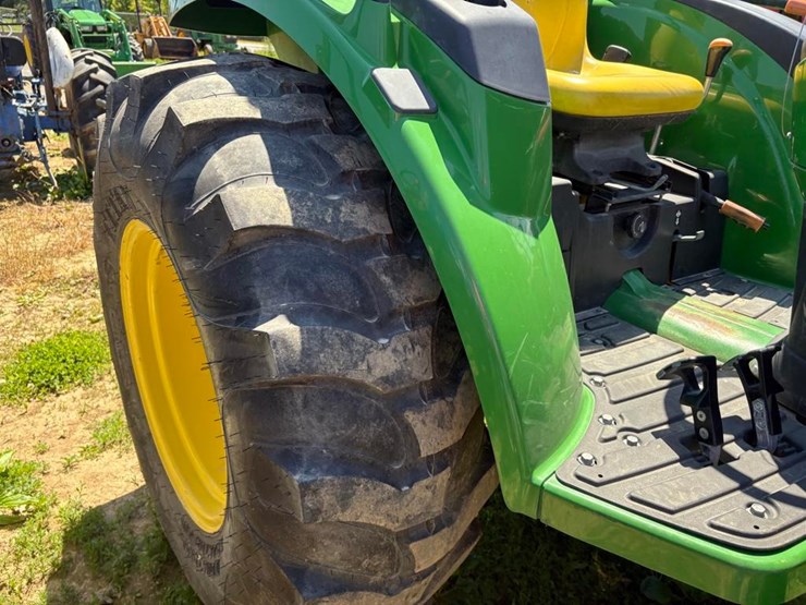 2019-john-deere-4044m-image-7