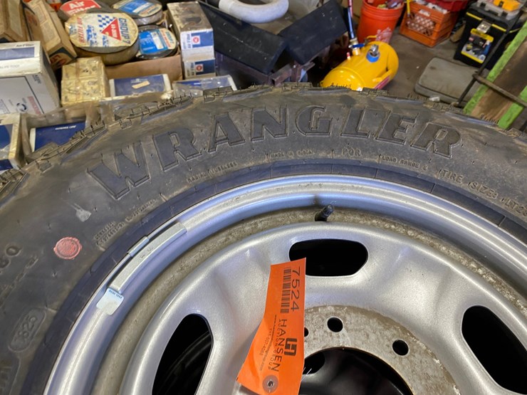 #7524-•-set-of-(4)-tires-on-steel-rims-(antigo,-wi)-image-5
