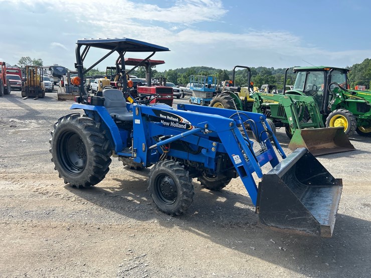 new-holland-tc30-image-3