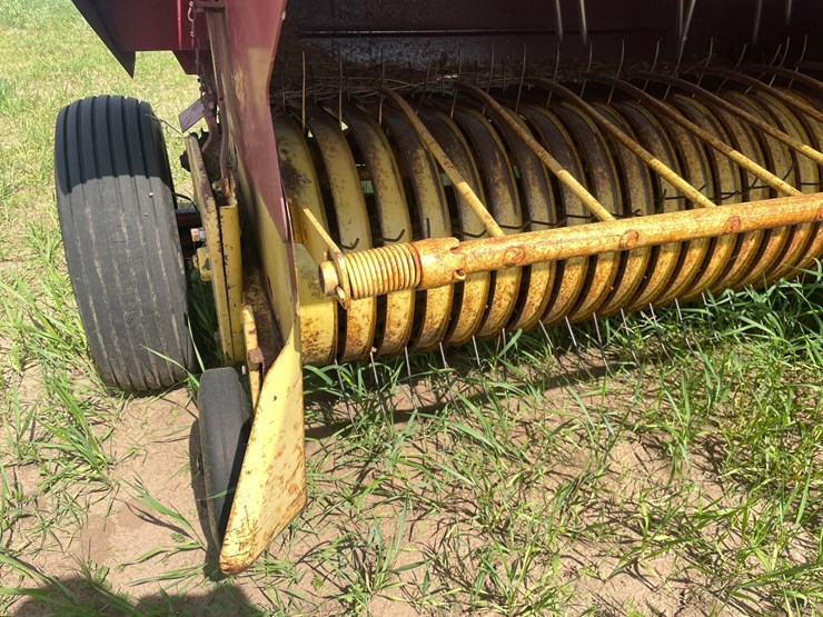 new-holland-273-image-12