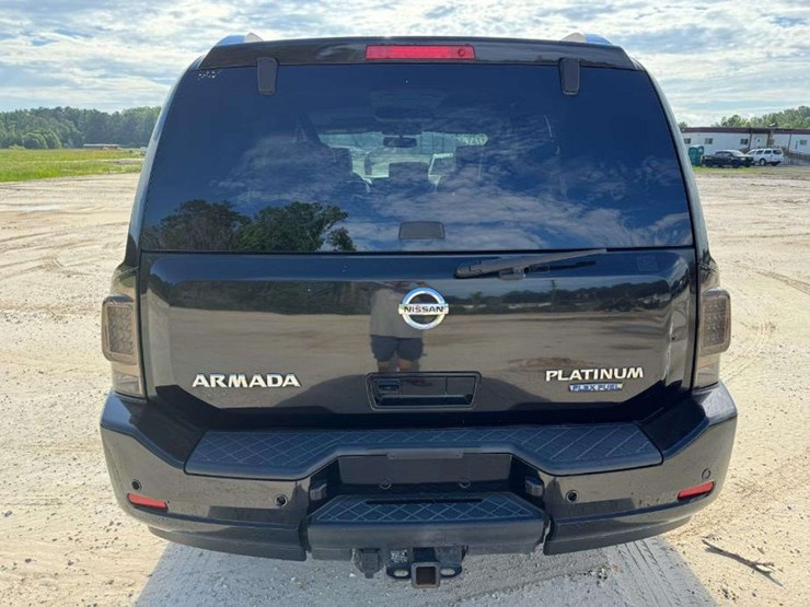 2014-nissan-armada-image-6