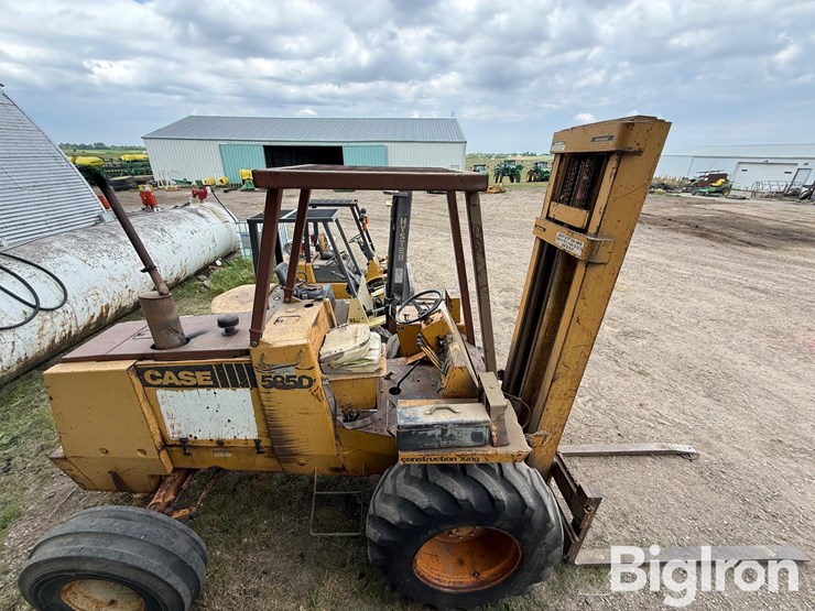 case-585d-construction-king-rough-terrain-forklift-image-11