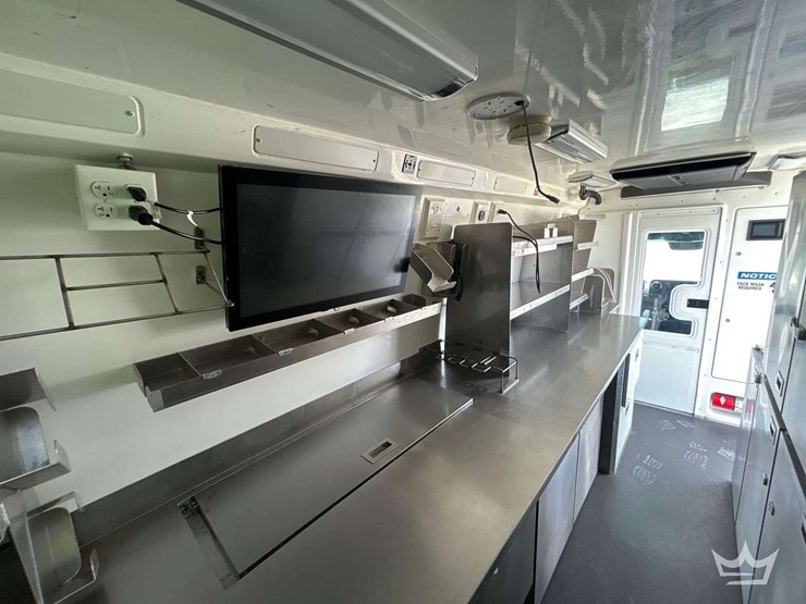 2021-mercedes-benz-sprinter-4500-image-22