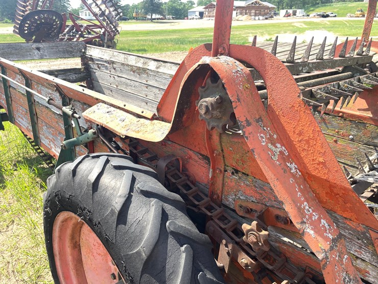 #2010-•-vintage-manure-spreader-(colfax-wi)-image-14
