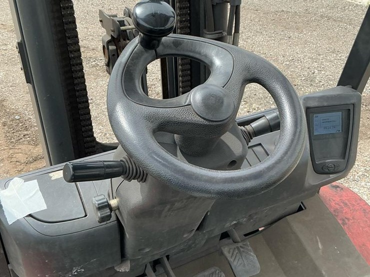 #1363-•-2017-linde-ht30t-forklift-image-12