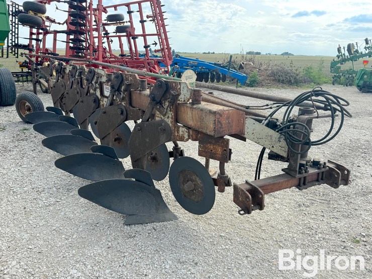 dmi-5-bottom-plow-image-3