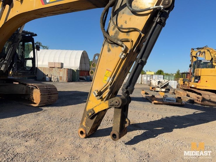2017-caterpillar-349fl-image-7
