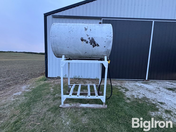 500-gal-fuel-tank-on-stand-image-4