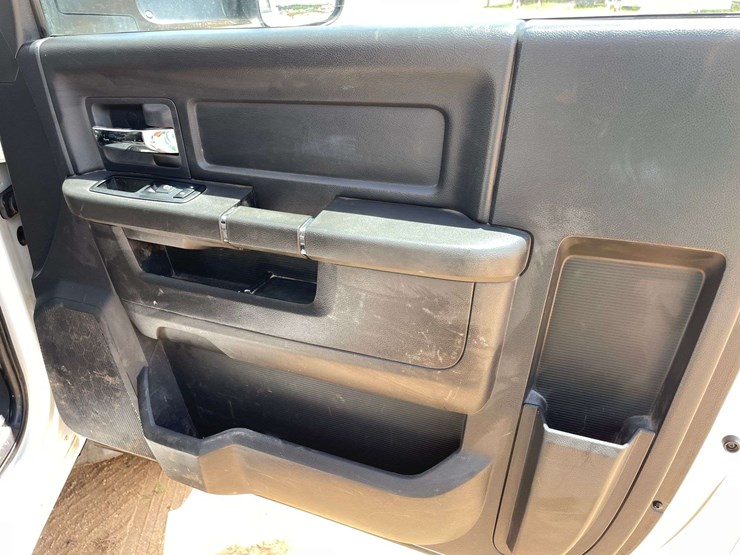 2012-dodge-ram-5500-image-16