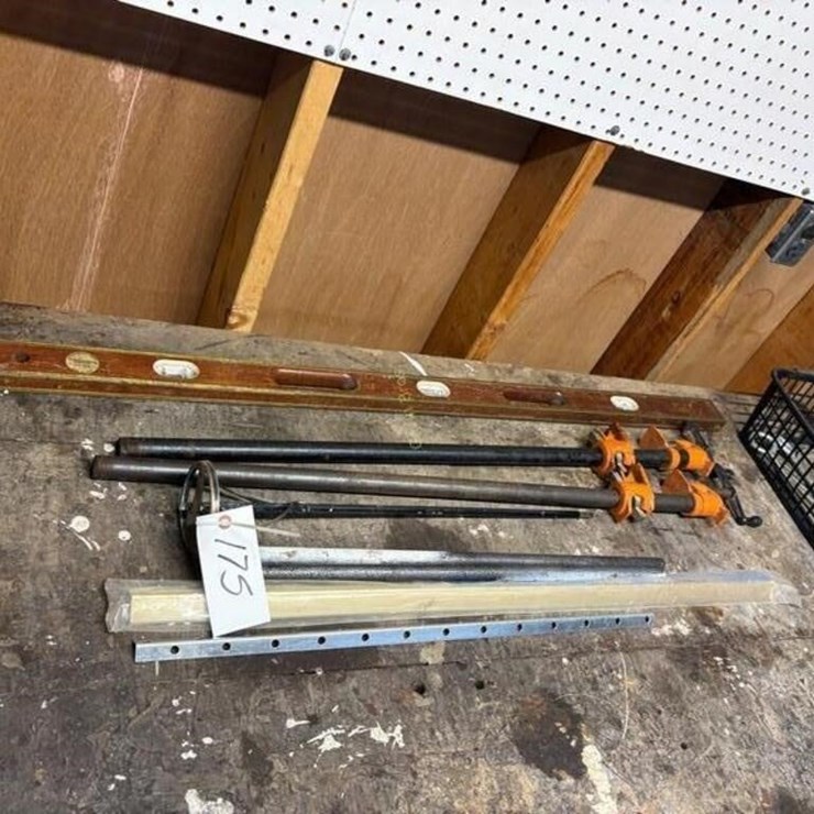 Pipe Clamps, Level