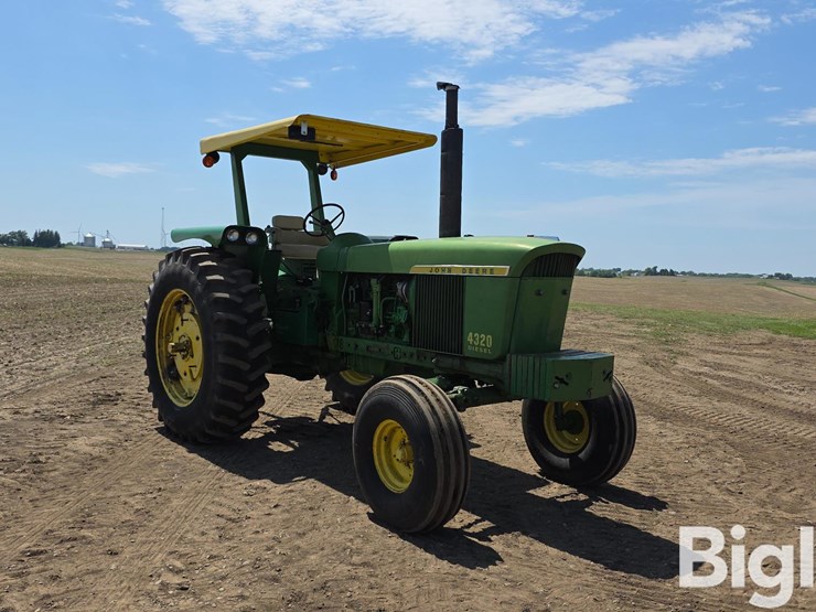 1972-john-deere-4320-image-3
