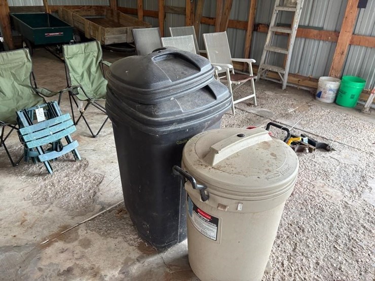 (2)-garbage-cans-image-3