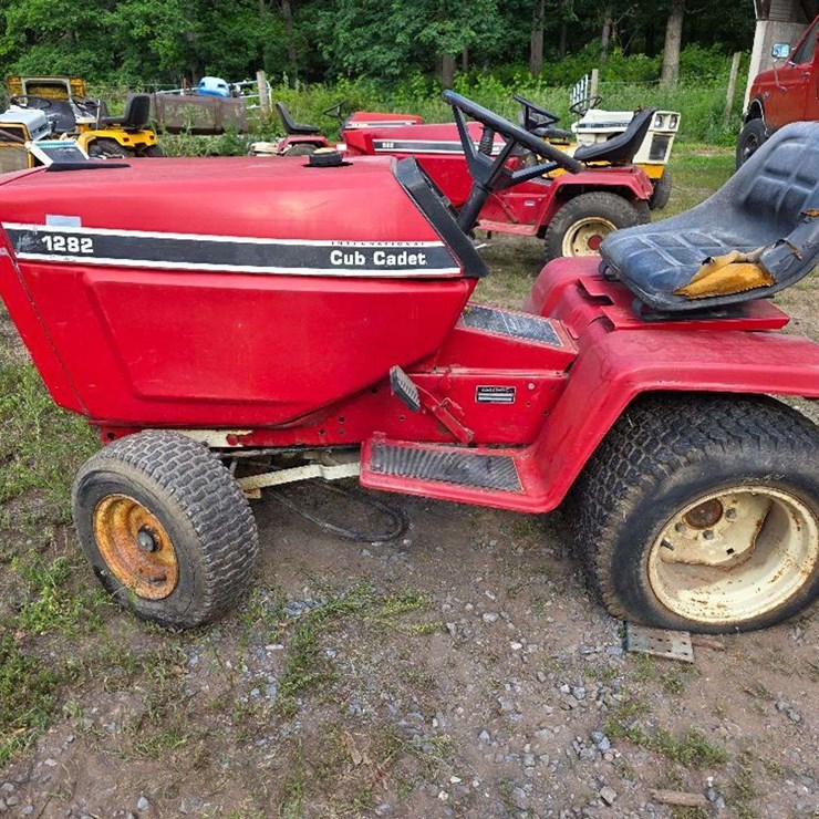 CUB CADET 1282