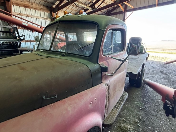 1948-dodge-one-ton-with-flatbed-image-4