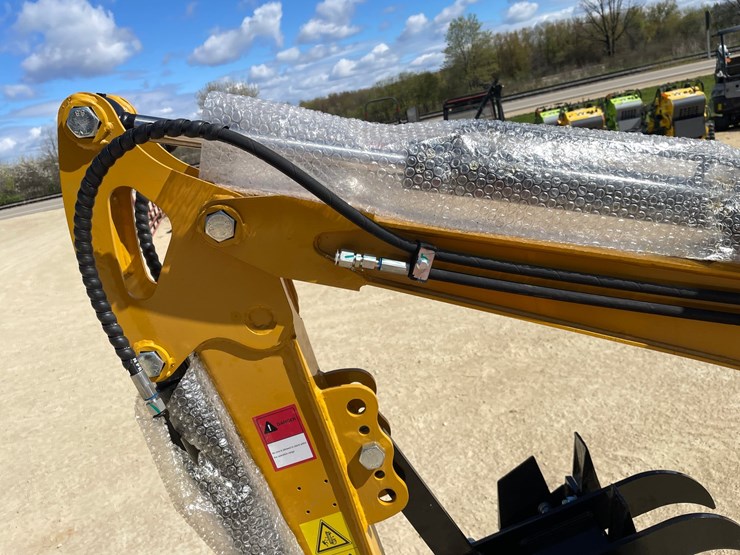 #1102-•-new-ats-rt15r-mini-excavator-image-25
