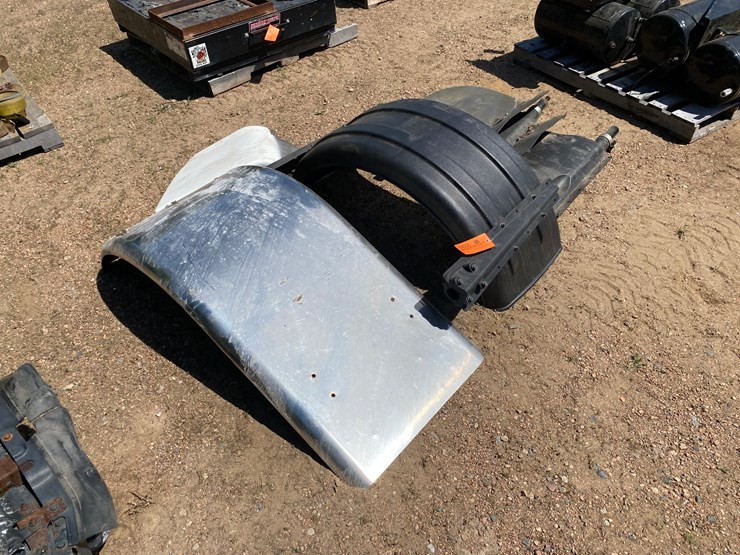 #7422-•-truck-mud-flaps,-fenders-and-paneling-(antigo,-wi)-image-1