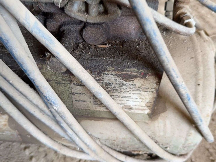 gas-powered-air-compressor-ran-approx-30-years-ago-last-time-it-was-used.-image-4