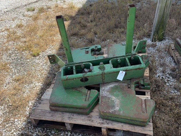 8-john-deere-suitcase-weights-and-bracket-(one-money-bid)-image-1