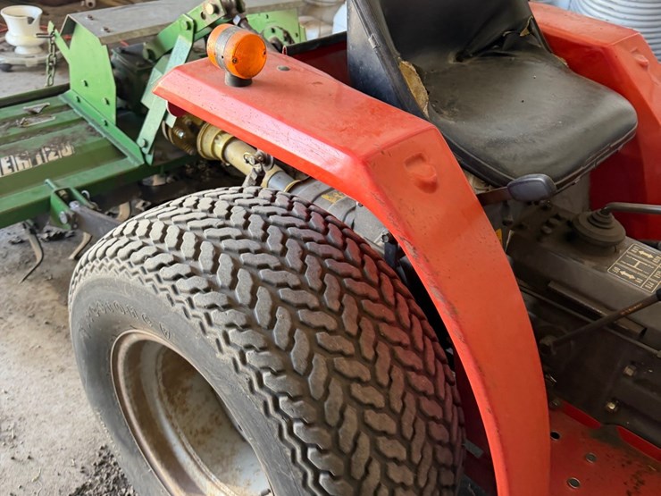 massey-ferguson-1010-image-9