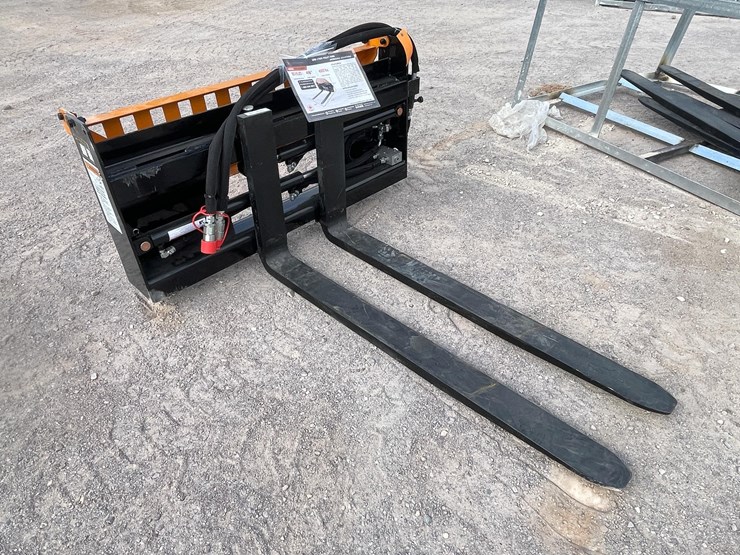 #2779-•-unused-2026-wolverine-adjustable-hydraulic-pallet-fork-attachments-image-3