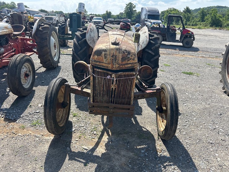 ford-tractor-image-2