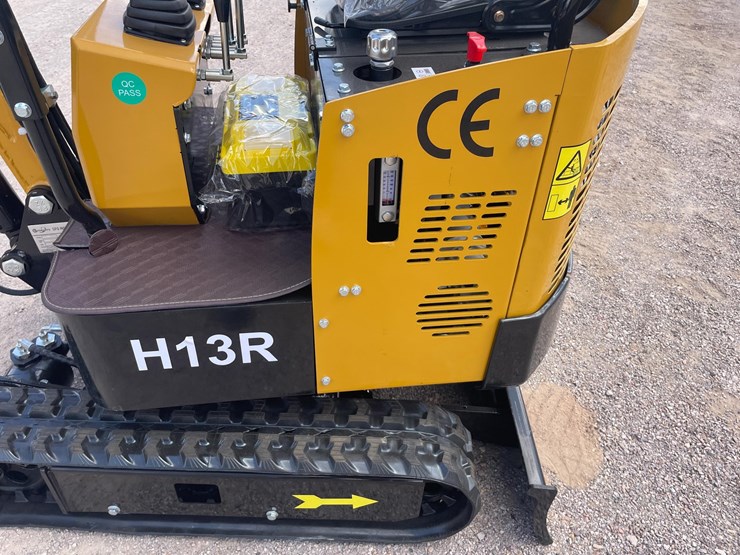 #2650-•-unused-cfg-mini-excavator-image-17