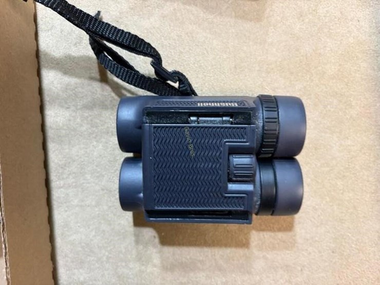 range-finder-&-binoculars-image-4