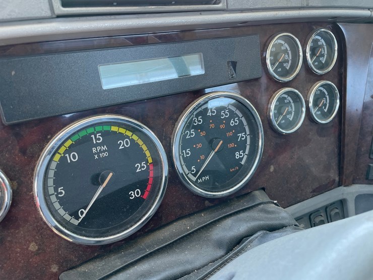 #7024-•-2012-freightliner-coronado-glider-kit-day-cab-semi-(has-wi-title)-(deerbrook,-wi)-image-44