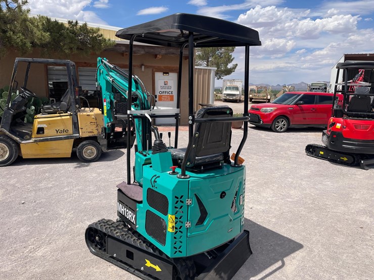 #2652-•-unused-cfg-mini-excavator-image-7